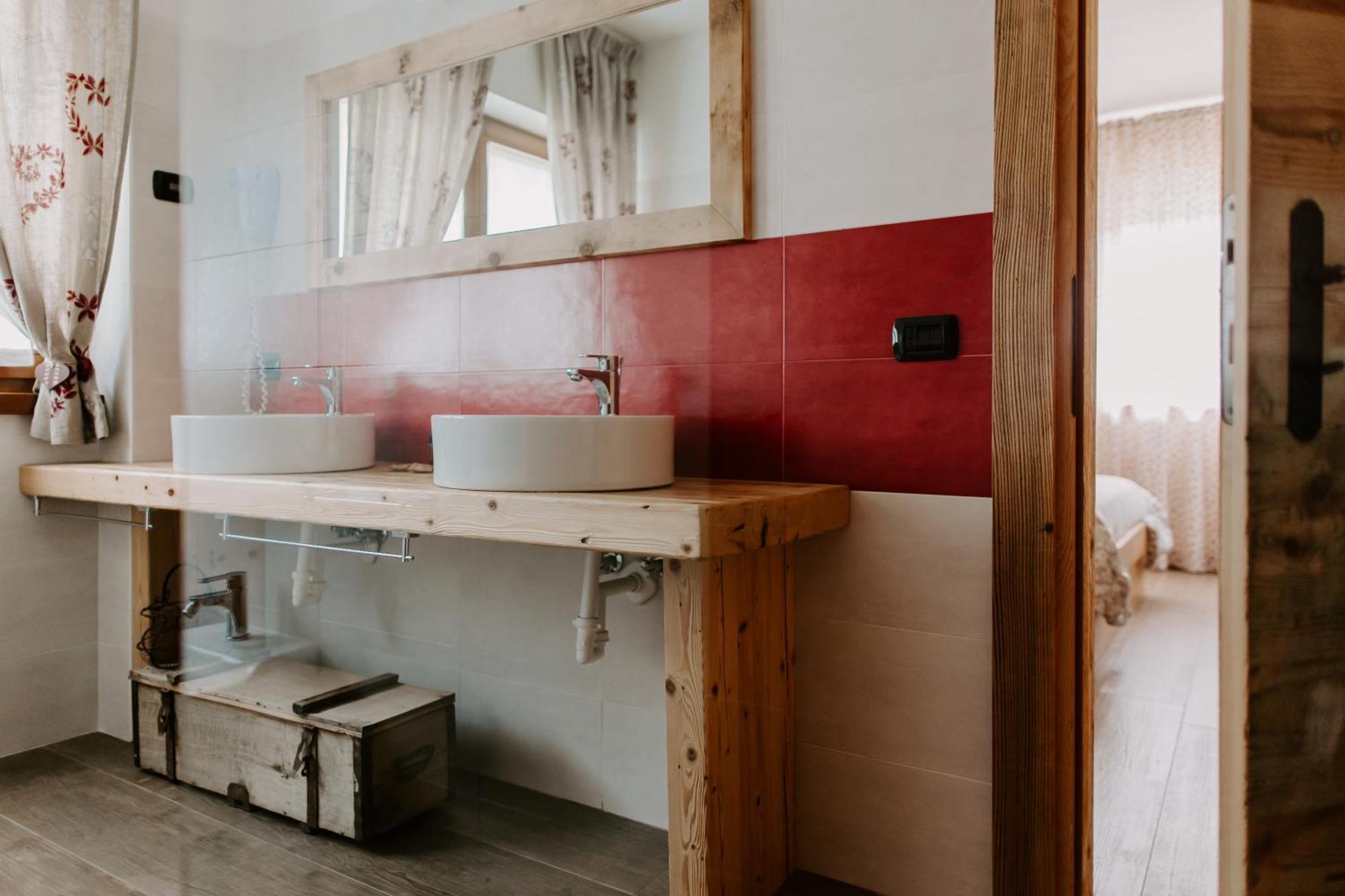 Bed and Breakfast Fra Rose E Mughi Домедже-ді-Кадоре Екстер'єр фото