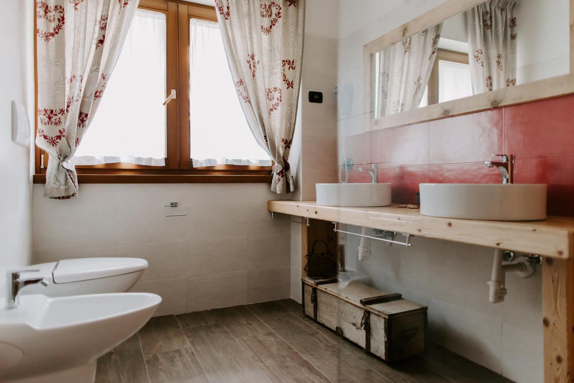 Bed and Breakfast Fra Rose E Mughi Домедже-ді-Кадоре Екстер'єр фото