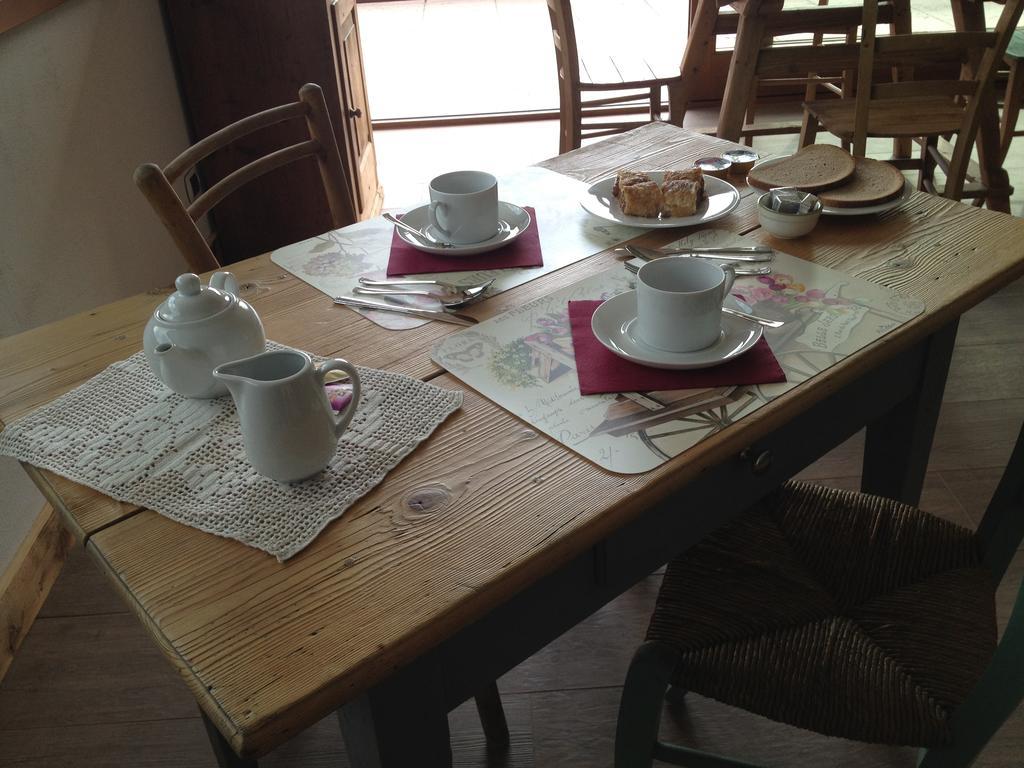 Bed and Breakfast Fra Rose E Mughi Домедже-ді-Кадоре Екстер'єр фото
